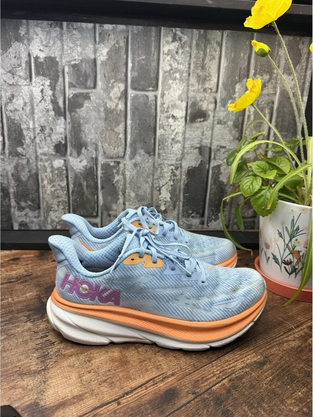 Hoka One One Clifton 9 Women’s Blue/Orange Low Top Lace-Up Logo Mesh 1127896